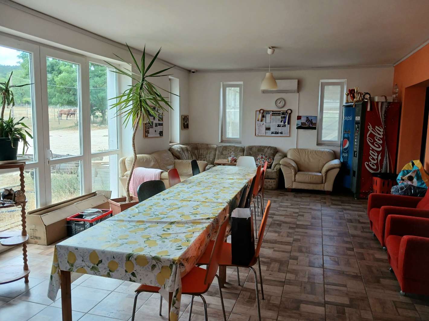 A klubház közösségi belső tere